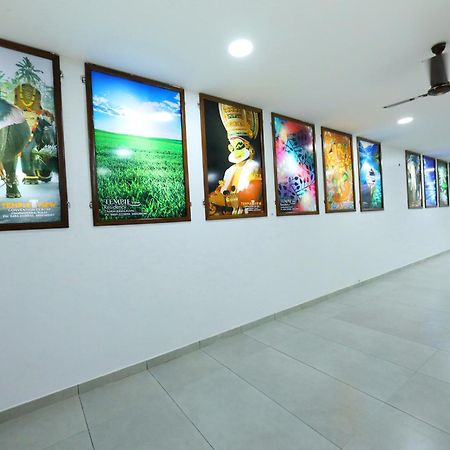 Temple View Residency Hotel Chottanikara Exterior photo