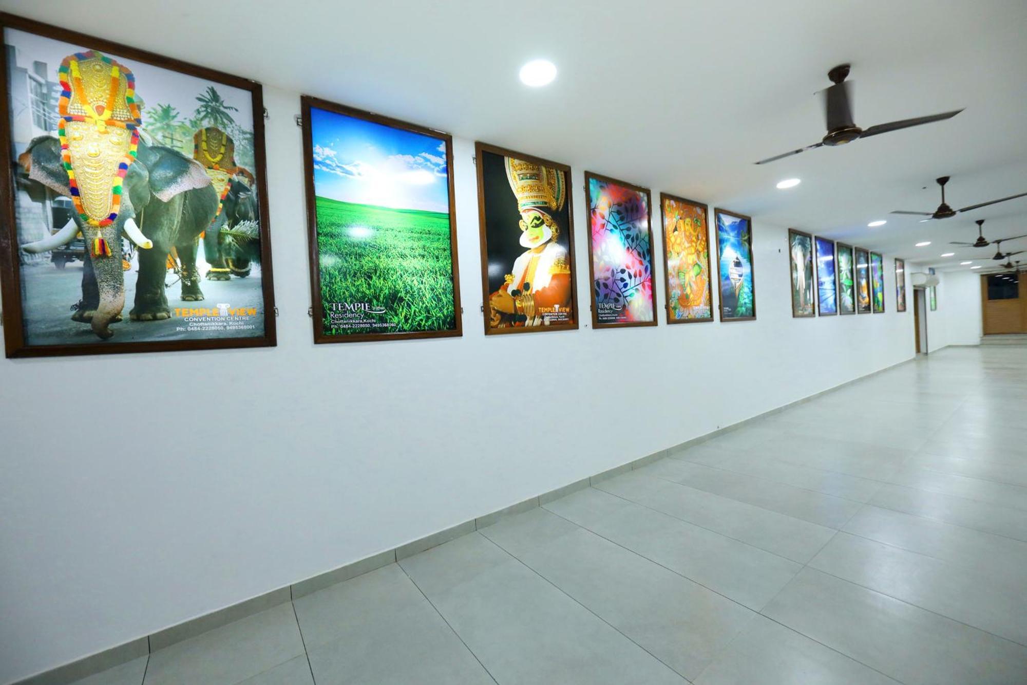 Temple View Residency Hotel Chottanikara Exterior photo