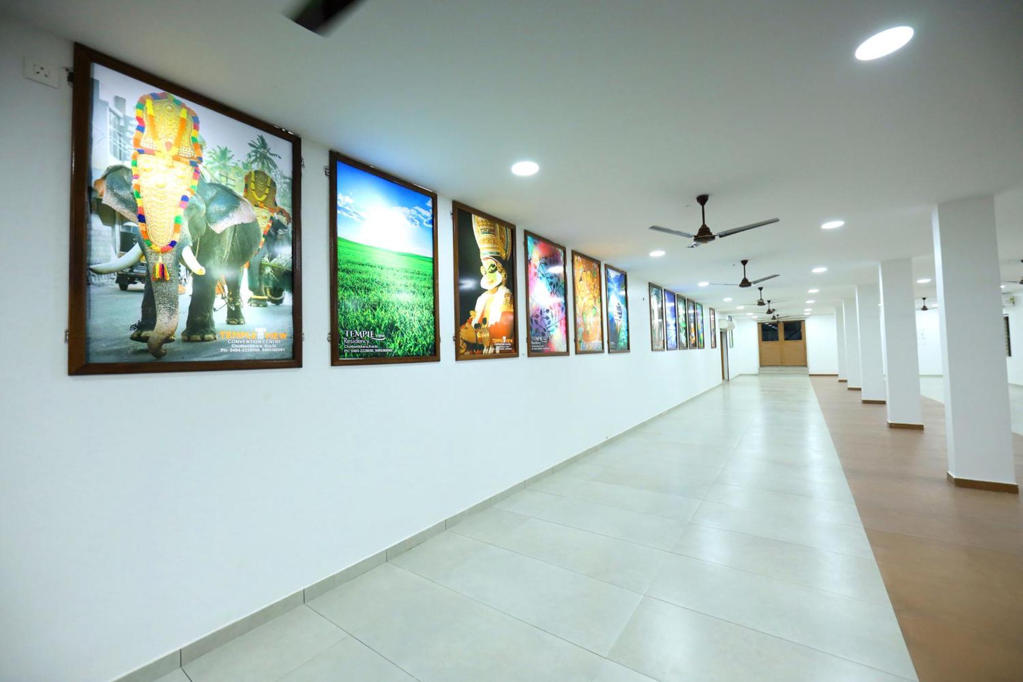 Temple View Residency Hotel Chottanikara Exterior photo