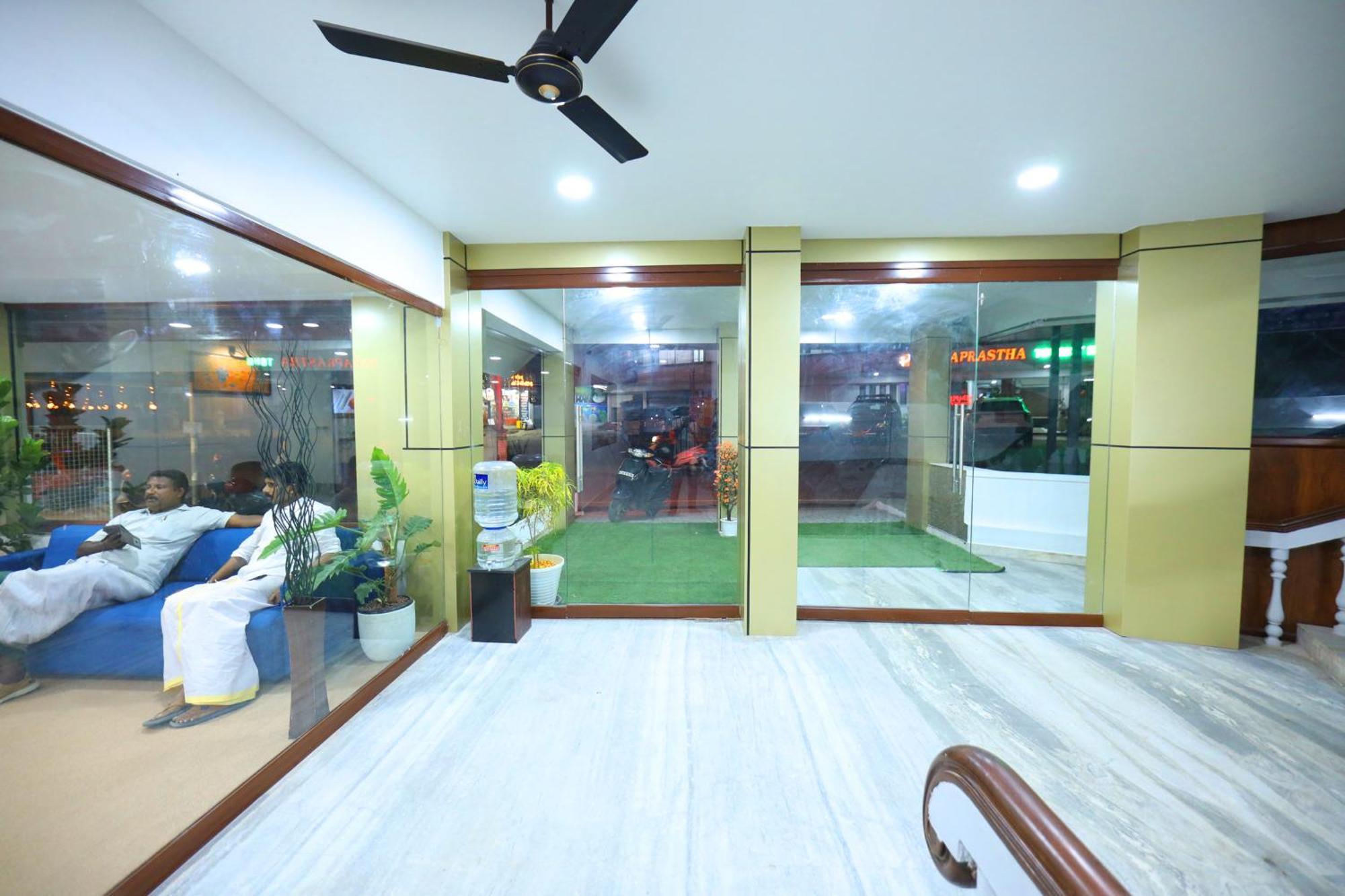 Temple View Residency Hotel Chottanikara Exterior photo